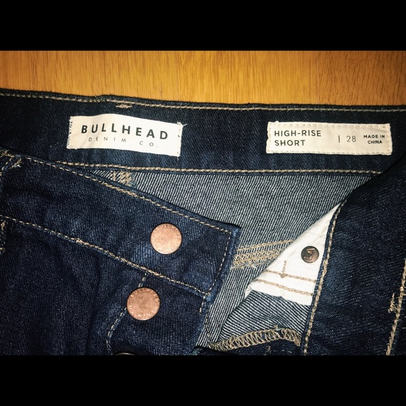 Hi rise denim shorts - Picture 3 of 3